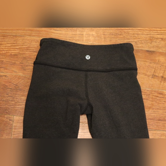 Lulu leggings size 4 - Picture 3 of 7